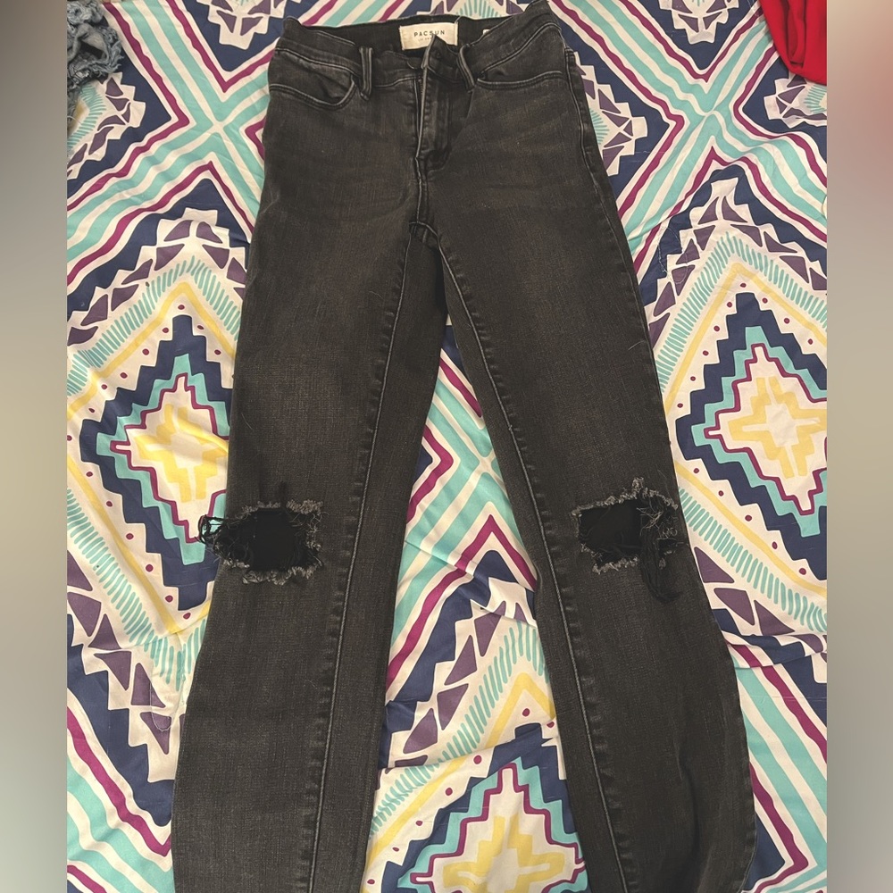 Pacsun ankle jegging. US size 23. Black. Medium wear, good condition.